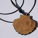 Halsband Jakobsmuschel Olivenholz